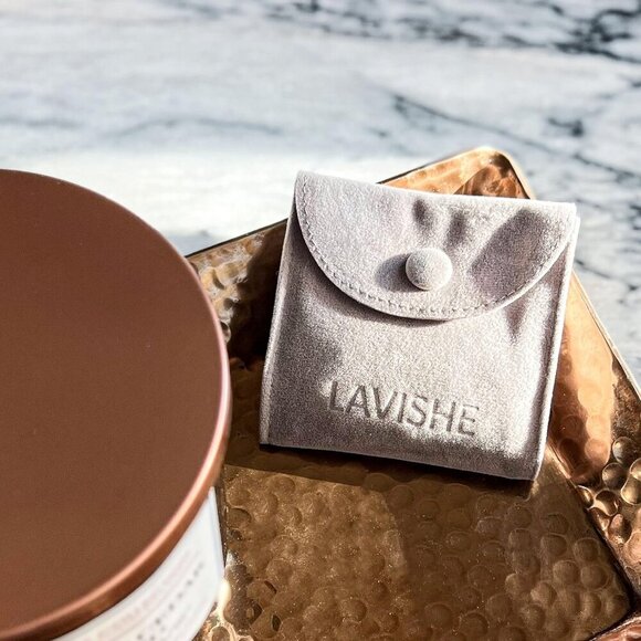 AAA-Grade Cubic Zirconia Stud Earrings in 925 Sterling Silver - Versatile Sizes - Picture 4 of 4